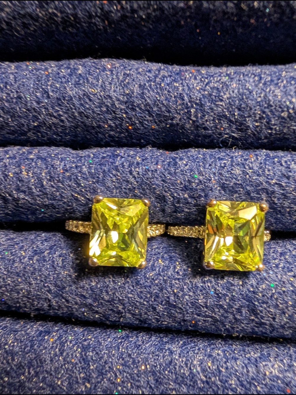Yellow-Green Square Stone Rings Women Jewelry